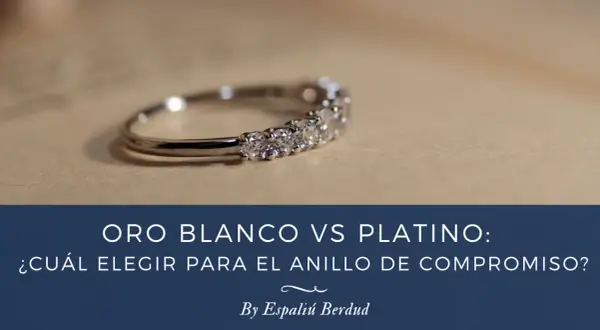 Anillo de compromiso con diamantes, ¿oro blanco o platino? La elección perfecta para tu gran día.