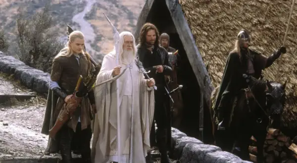 Gandalf, Aragorn i Legolas, bohaterowie jednych z najważniejszych filmów w historii kina, wyruszają na wyprawę.