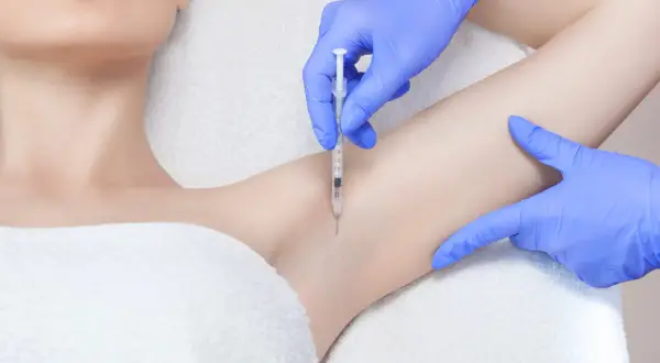 Zabieg botox pod pachy dla komfortu i pewności siebie.