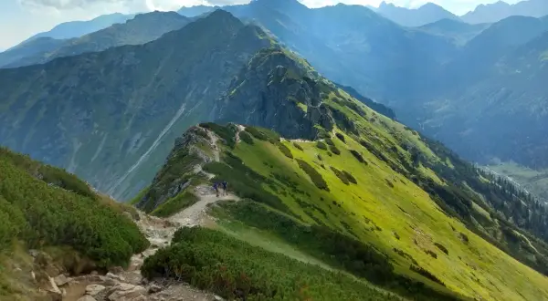 Ile się idzie z Kasprowego na Giewont? Czas wędrówki i trudności trasy