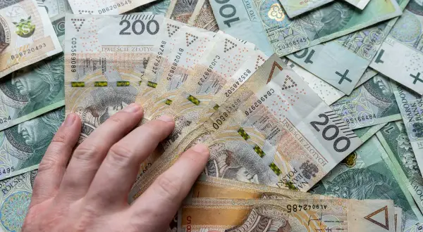 Renta socjalna netto 2026: Ile dostaniesz na konto? Kwoty i zasady