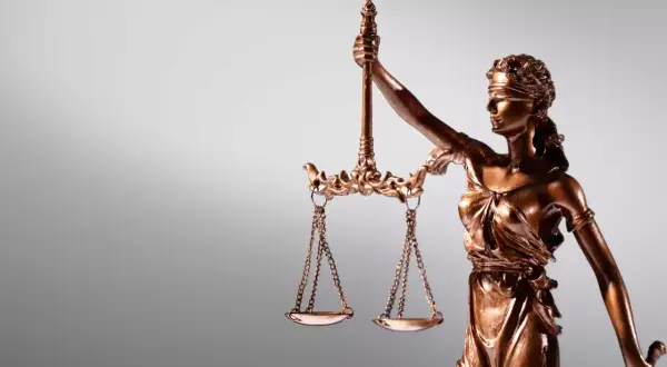 Temida z wagą i mieczem, symbol sprawiedliwości. Co po przegranej apelacji?