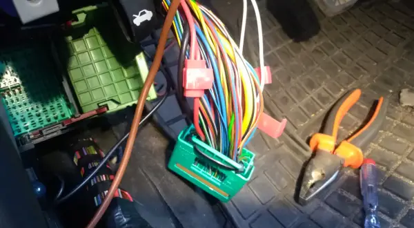 Jak podłączyć centralny zamek Opel Astra G? Pełny przewodnik DIY