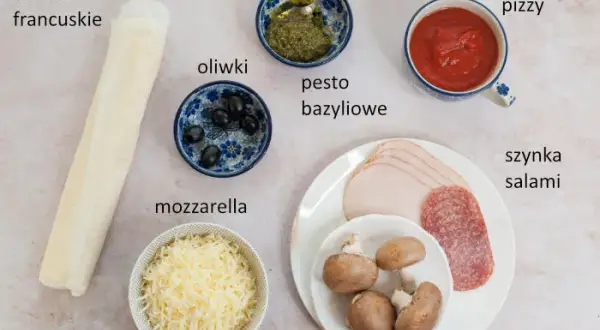 Jak układać składniki na pizzę, aby uniknąć przemakania ciasta