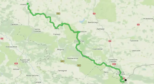 Zielona linia wyznacza centralny szlak Roztocza, prowadząc przez malownicze tereny od Kraśnika po Tomaszów Lubelski.