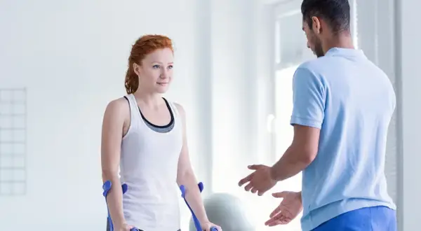 Kto wystawia skierowanie na rehabilitację? Sprawdź, zanim pójdziesz