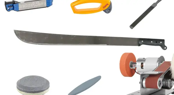 Herramientas para mantener afilados distintos tipos de machetes: afiladores, piedras y una lijadora eléctrica.