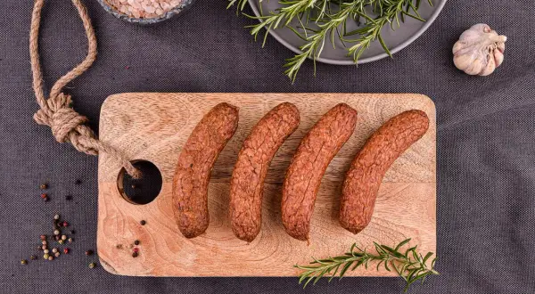 Kiełbasa z sarny: Sekrety smaku, przepisy i wartości odżywcze