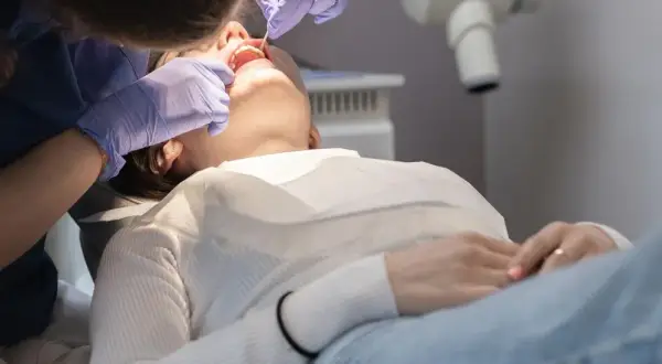 Czy dentysta wystawi L4? Kiedy dostaniesz zwolnienie od stomatologa?