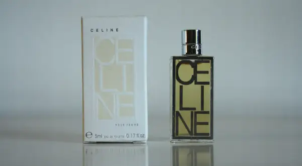 Perfumy Celine Dion wycofane z produkcji. Elegancka buteleczka i pudełko z napisem "CELINE".