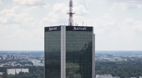 Ile pięter ma hotel Marriott w Warszawie? Niespodzianki na wyższych kondygnacjach