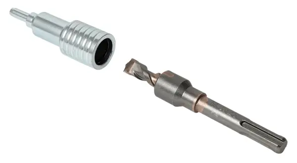 Metalowy adapter do wiertarki i wiertło udarowe.