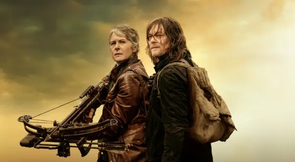 Carol i Daryl, bohaterowie seriali zombie, gotowi do walki z nieumarłymi. Ona z kuszą, on z plecakiem.