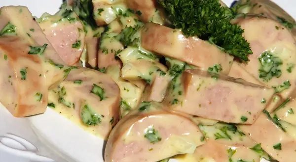 Recette facile de salade de cervelas lyonnaise pour un repas savoureux