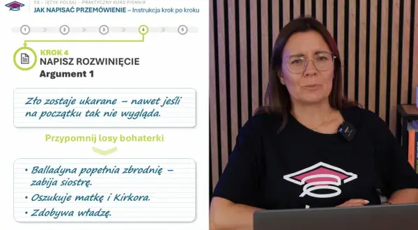 Kobieta w okularach i czarnej koszulce z symbolem czapki absolwenta, obok planszy z instrukcją pisania rozprawki.