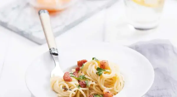 Spaghetti Carbonara Thermomix: Kremowy sos, zero błędów!