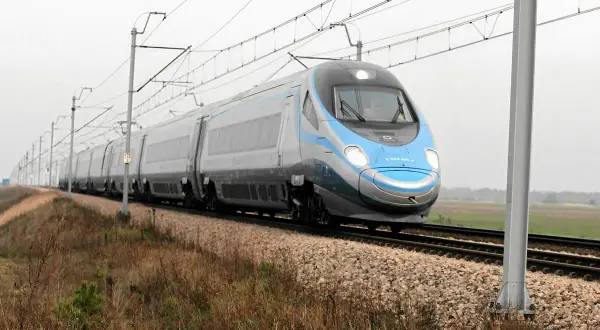 Gdzie zatrzymuje się Pendolino? Pełna lista stacji i wskazówki!