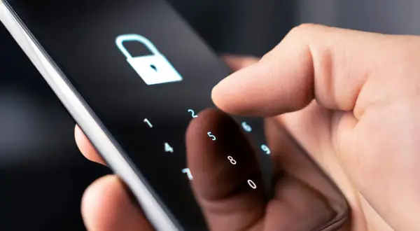 Jak założyć hasło na aplikacje iPhone? Sprytne metody blokady!
