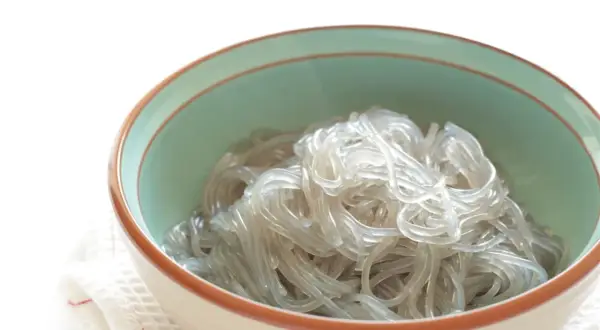 Makaron sojowy: plastik? Nie! Co naprawdę w nim jest?