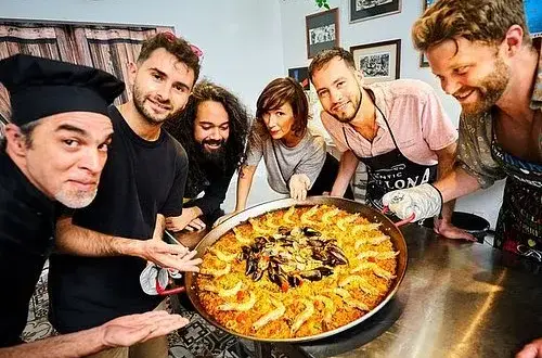 Elige tu Taller de Tapas: Cocina, Disfruta y Sumérgete en España