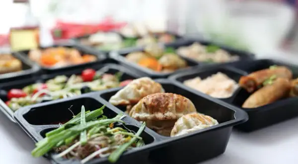 Czy catering dietetyczny się opłaca? Odkryj ukryte koszty i korzyści