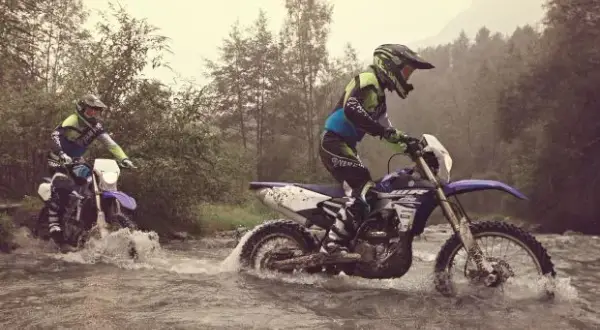 Jakie enduro do lasu? Poradnik dla początkujących i amatorów