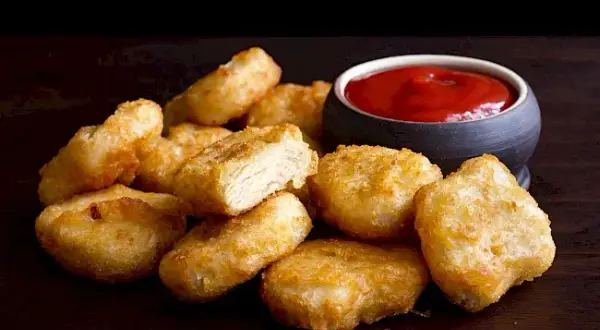 Ile kcal ma nuggets? Sprawdź szczegółową kaloryczność najpopularniejszych wersji