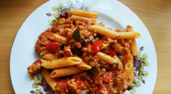 Penne z mięsem mielonym: proste przepisy na pyszne danie domowe