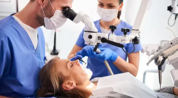 Lekarz dentysta w Polsce: czy to pełnoprawny lekarz?