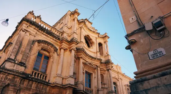 Czy w Palermo jest bezpiecznie? Odkryj zagrożenia i porady dla turystów