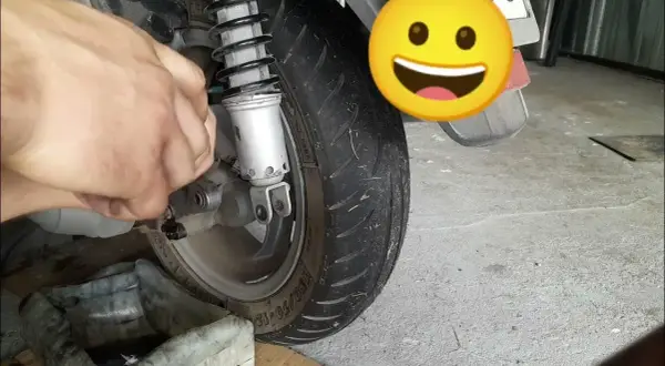 Ile oleju do silnika w Honda S-Wing 125? Sprawdź, aby uniknąć problemów