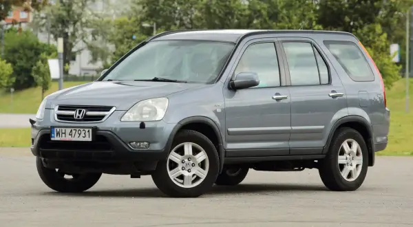 Szary Honda CRV, gotowy do jazdy testowej.