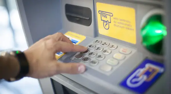 Bankomaty w Żywcu - Gdzie je znaleźć i godziny otwarcia bankomatów