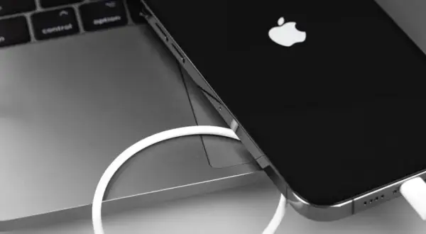 Jak zgrać zdjęcia z iPhone na PC? 4 metody bez problemów!