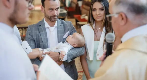 Fotograf na chrzest: Cennik, pakiety i jak nie przepłacić?