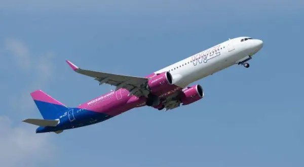 Czy można przewozić perfumy w bagażu podręcznym Wizz Air? Zasady i ograniczenia