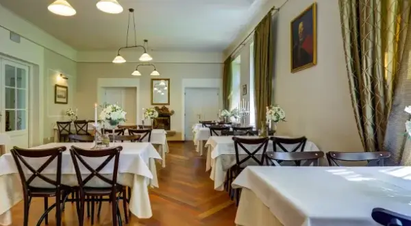 Biały Pałac Palczew: ekskluzywny wypoczynek w zabytkowym hotelu pod Warszawą