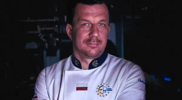 Michał Wawro kim jest? Poznaj życie, karierę i pasje reżysera i kucharza