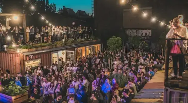 Gdzie można potańczyć w Gdańsku po 40? Odkryj najlepsze miejsca