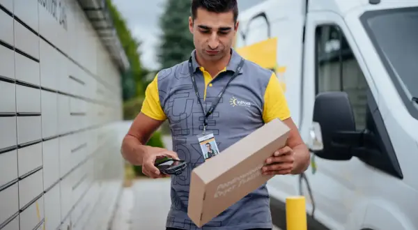 Jak pracują kurierzy InPost? Poznaj ich codzienne obowiązki i godziny pracy