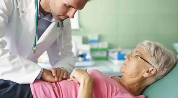 Skuteczne sposoby na zatwardzenie u starszej osoby - zmień to dziś!