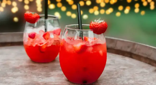 Najlepsze drinki z Red Label, które zaskoczą Twoje podniebienie