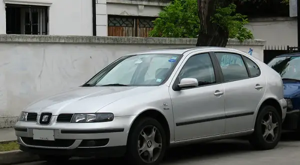 Ile pali Seat Leon 1.6 benzyna? Zaskakujące wyniki spalania!