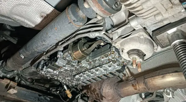 Dynamiczna wymiana oleju w automacie: Koszt od 1200 zł czy warto?
