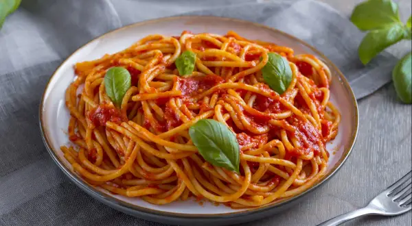 Najlepszy przepis na włoskie spaghetti, które zachwyci Twoich gości
