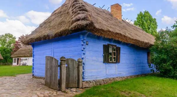 Skansen w Polsce: Odkryj fascynujące miejsca pełne historii