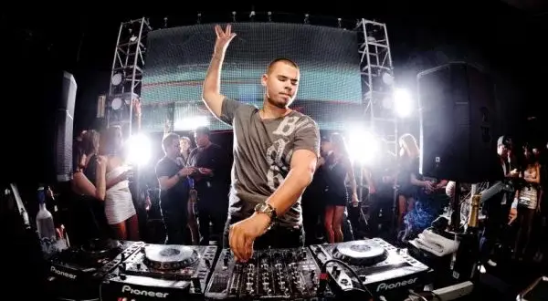 Ile zarabia DJ w klubie? Fakty, które mogą Cię zaskoczyć