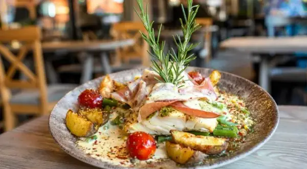 Tam Gdzie Zawsze Łeba: Opinie, menu, atmosfera. Czy warto zjeść?