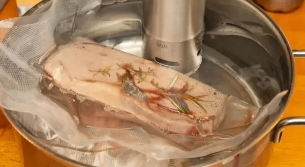 Sous vide: temperatury i czasy. Jak gotować mięso perfekcyjnie?