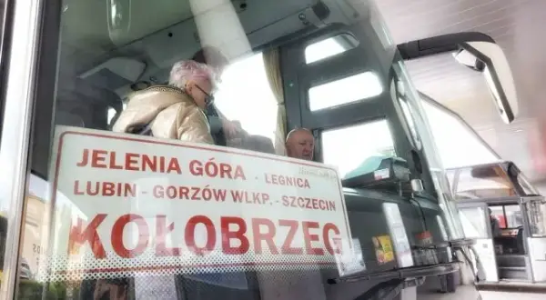 Ile kosztuje bus z Kołobrzegu do Dźwirzyna? Ceny i szczegóły podróży